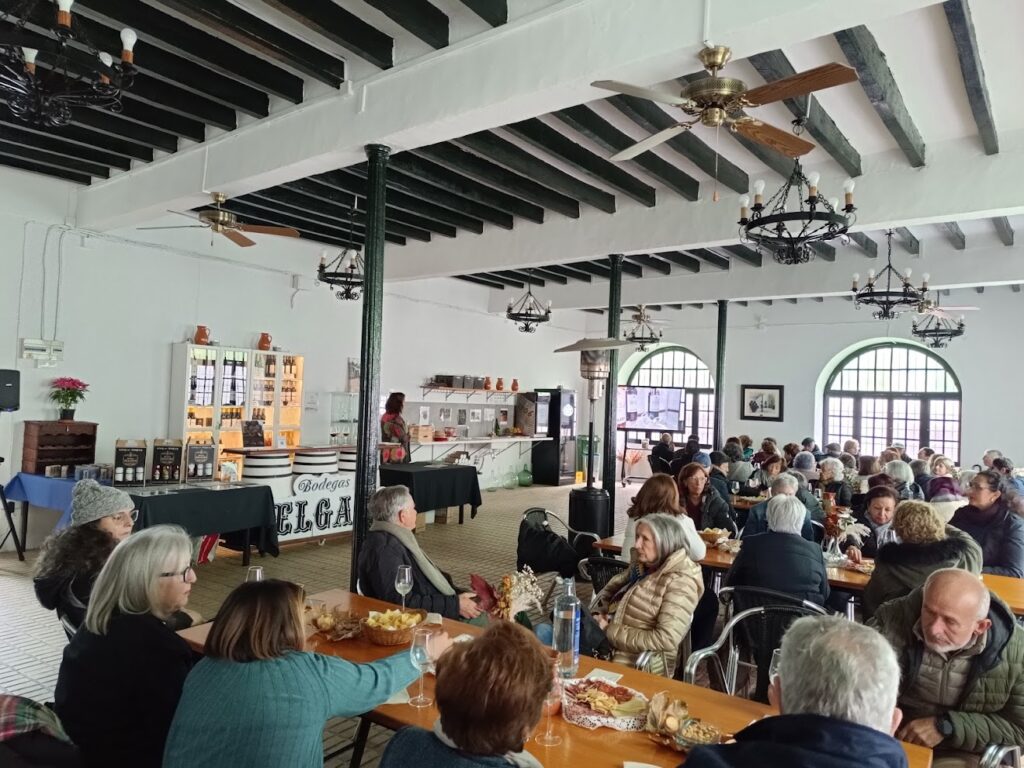 La corporación Bíblica Los Evangelistas visita las Bodegas Delgado